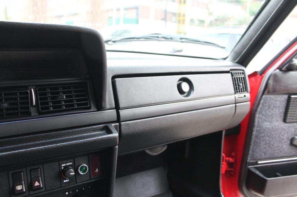 VOLVO 240 2.0 cat Station Wagon Polar