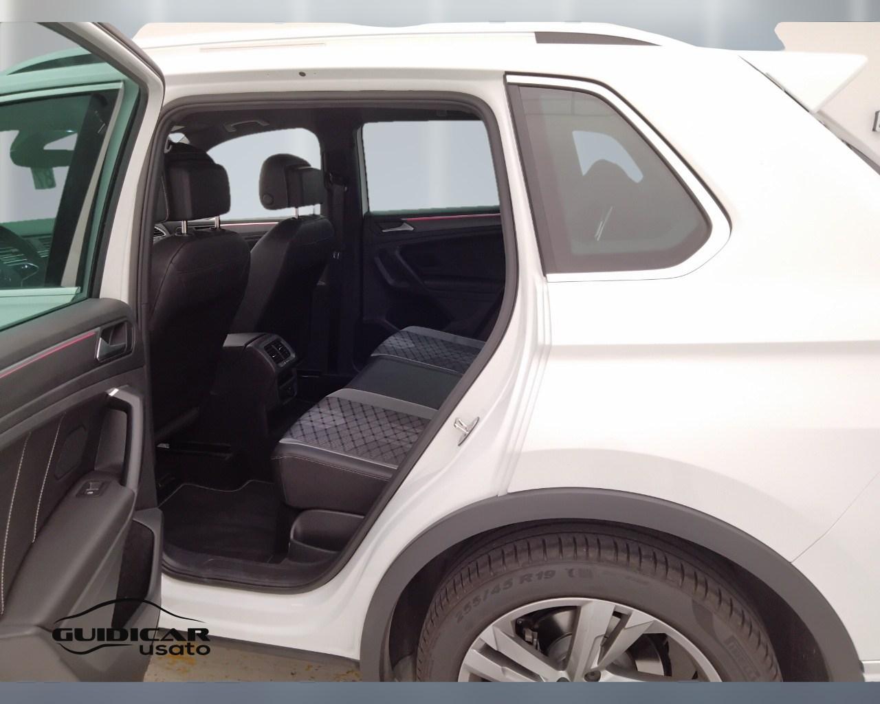 VOLKSWAGEN Tiguan II 2021 - Tiguan 1.5 tsi R-Line 150cv dsg
