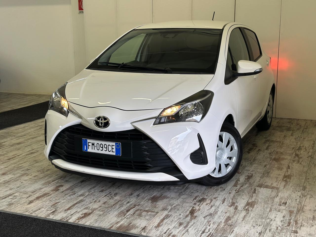 Toyota Yaris 1.0 Benzina 5 porte Ok Neopatentati