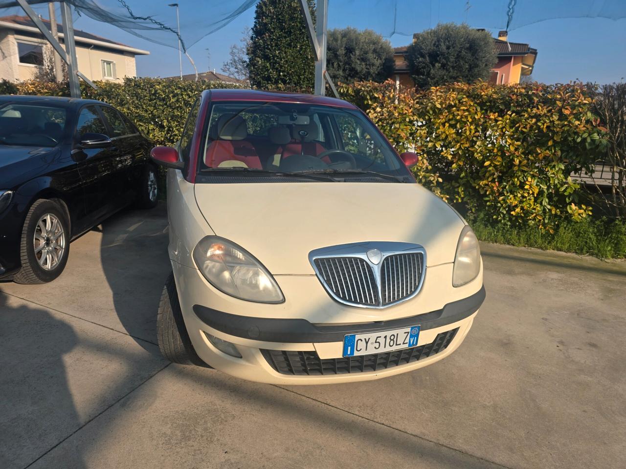 Lancia Ypsilon 1.2 16V Platino