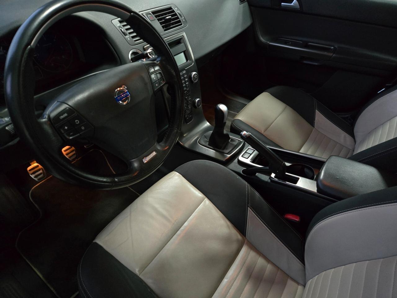 Volvo V50 D2 R-design