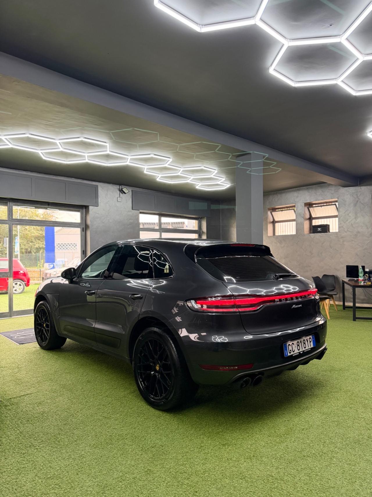 Porsche Macan 2.0 BENZ 250cv NO SUPERBOLLO