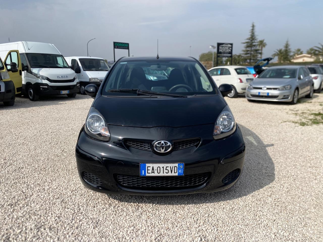 Toyota Aygo 1.0 12V VVT-i 5 porte Sol UNICO PROPIETARIO NEOPATENTATI GARANZIA 12 MESI