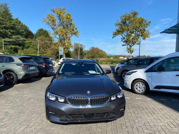 BMW 320 d xDrive Touring Luxury