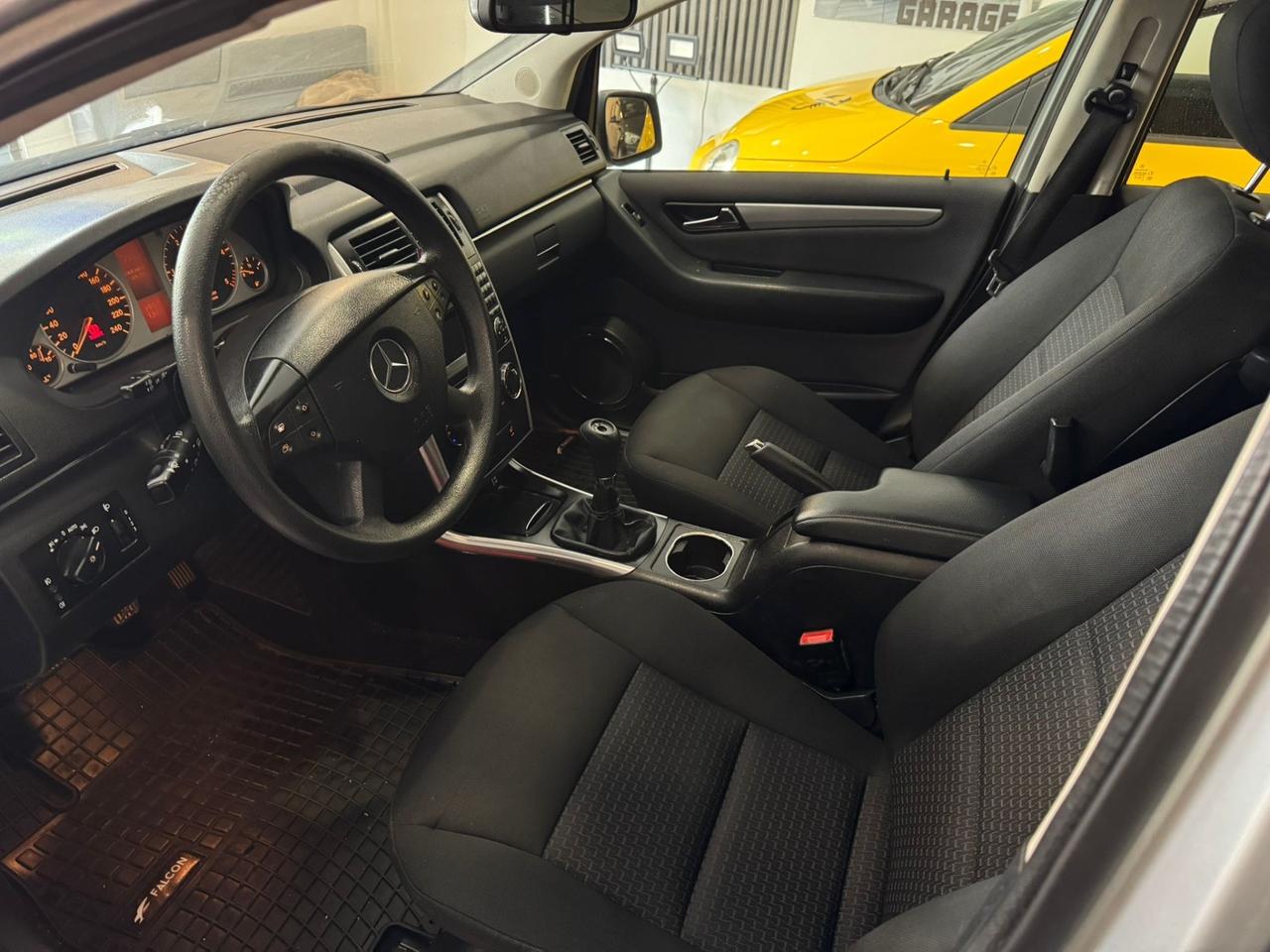 Mercedes-benz B 180 ANNO 2011 neopatentati