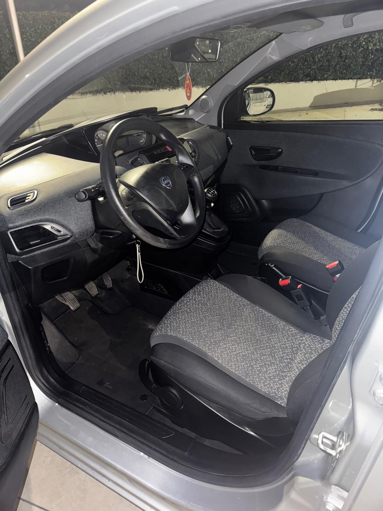 Lancia Ypsilon 0.9 TwinAir 5 porte Metano Ecochic Gold