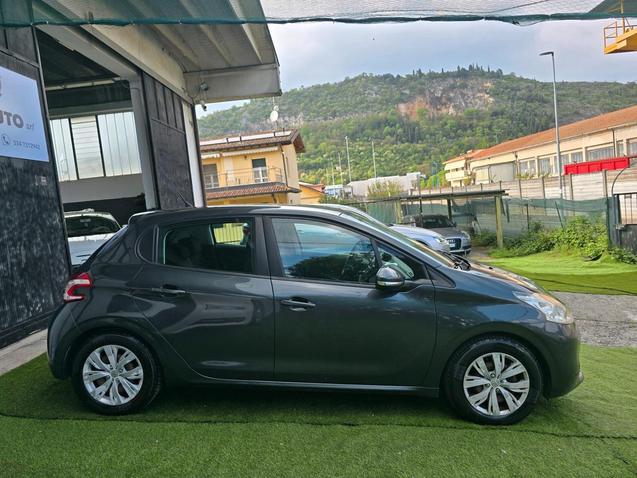 Peugeot 208 1.4 HDi 68 CV NEOP OK-2015