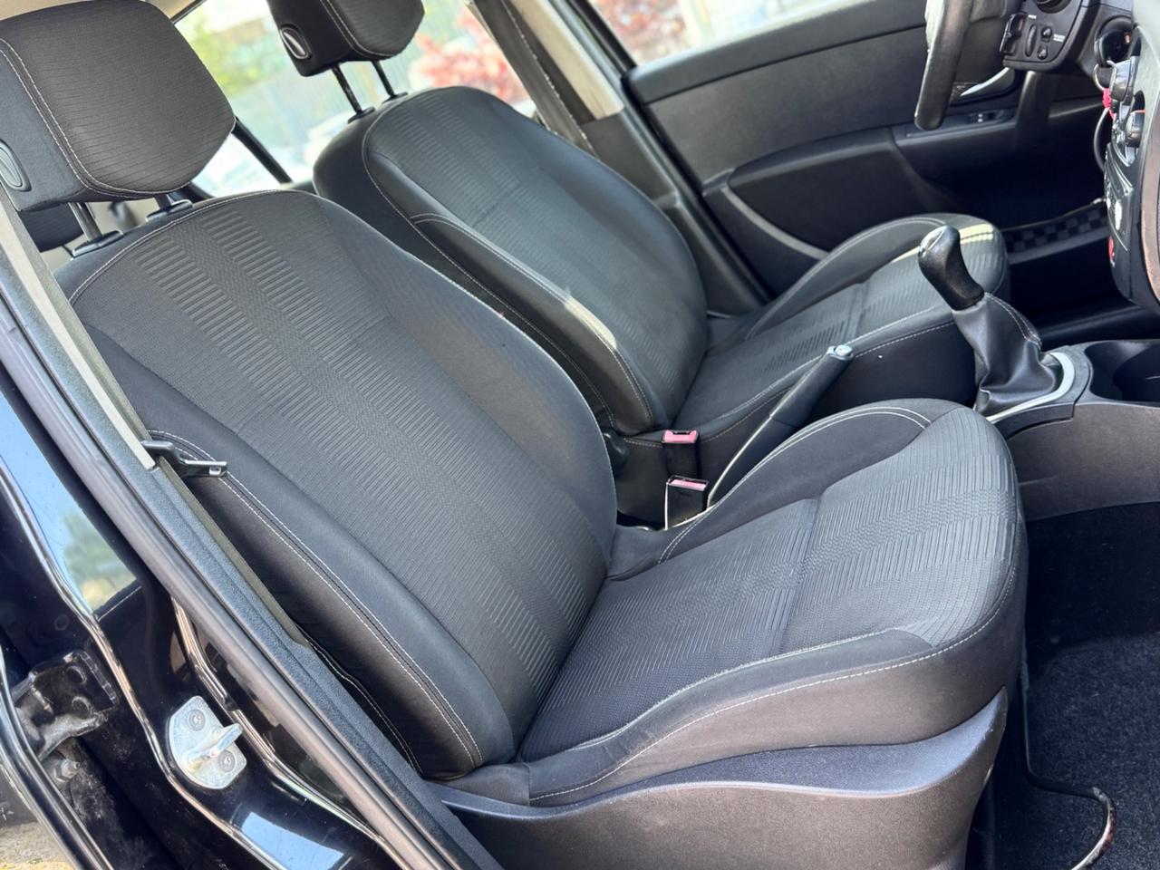 Renault Clio 1.2 GPL Benzina 75cv - Neopatentati 2010