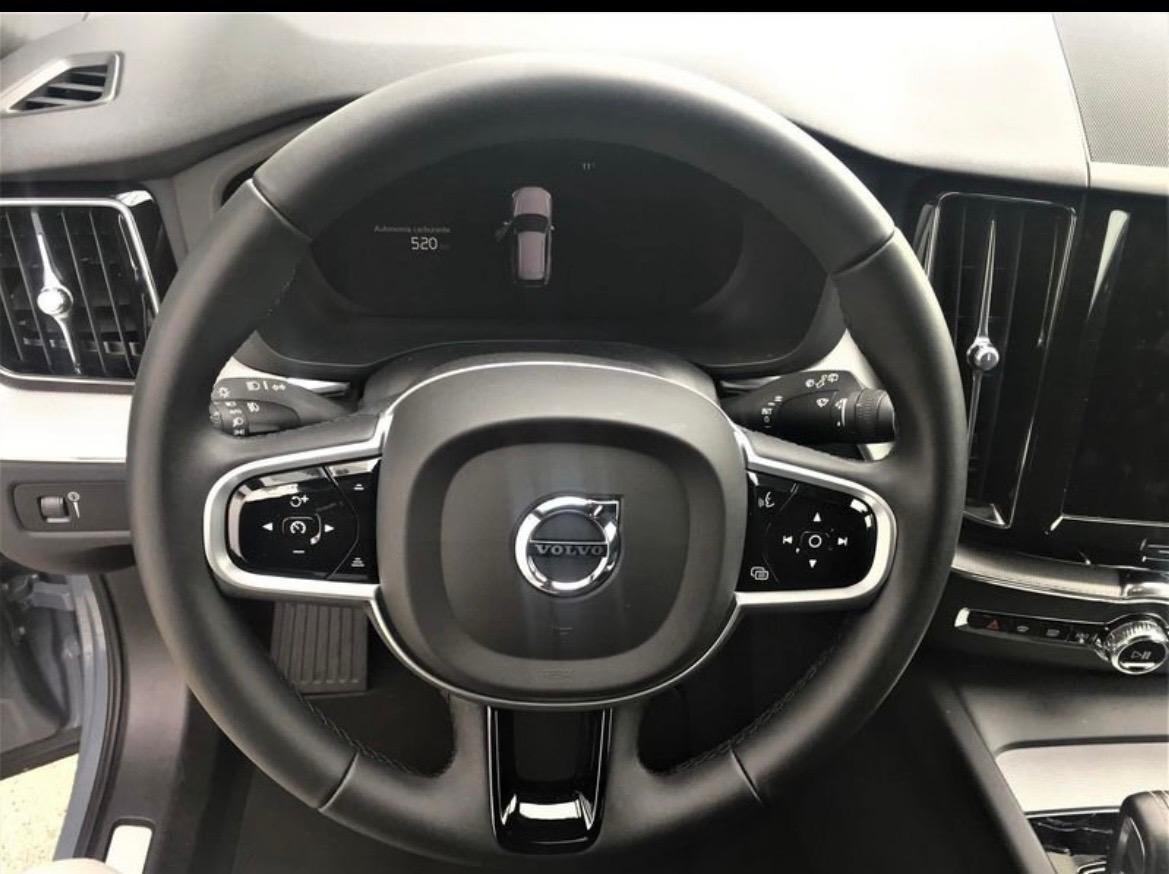 Volvo XC 60 -4x4 -UNICO PROPRIETARIO -GARANZIA