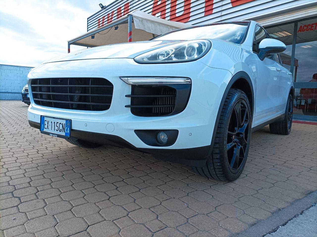Porsche Cayenne 3.0 D 250CV - RESTILYNG (MOD.2015 IN SU)