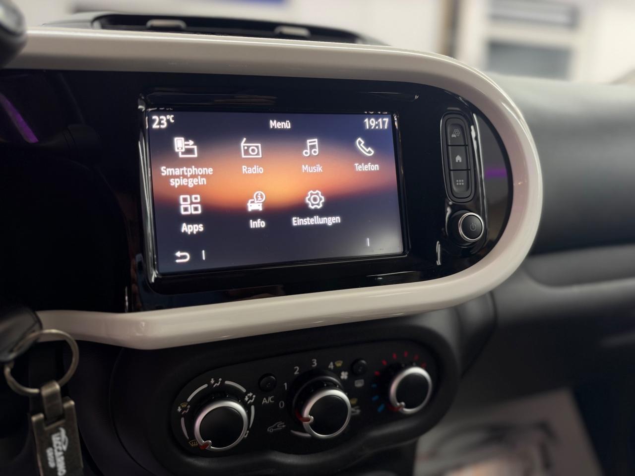 Renault Twingo SCe Intens Full Opt Car-Play