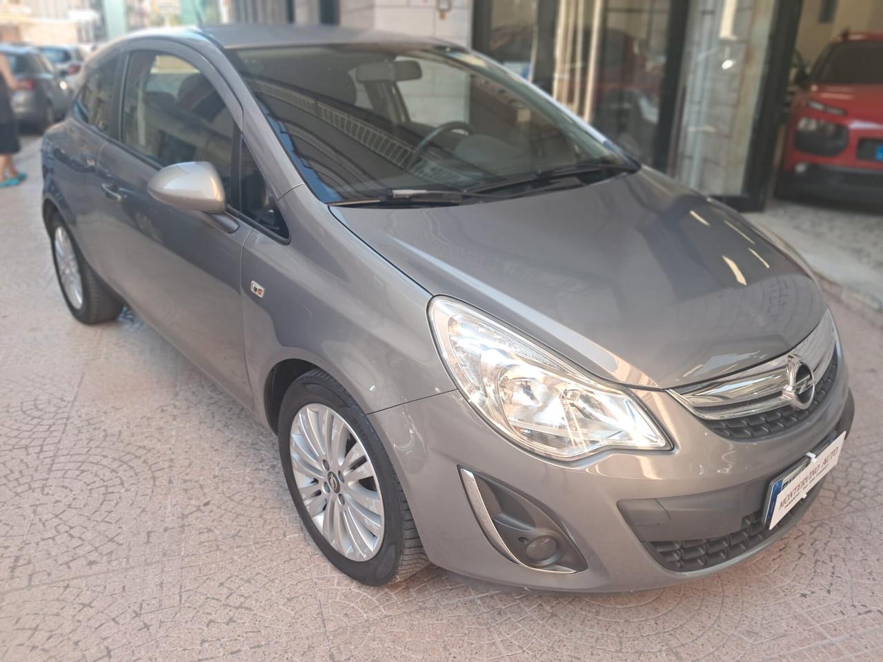 Opel Corsa 1.2 GPL-NEOPATENTATI-(2012)-Euri 4350