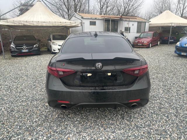 Alfa Romeo Giulia 2.0 Turbo 280 CV AT8 AWD Q4 Veloce