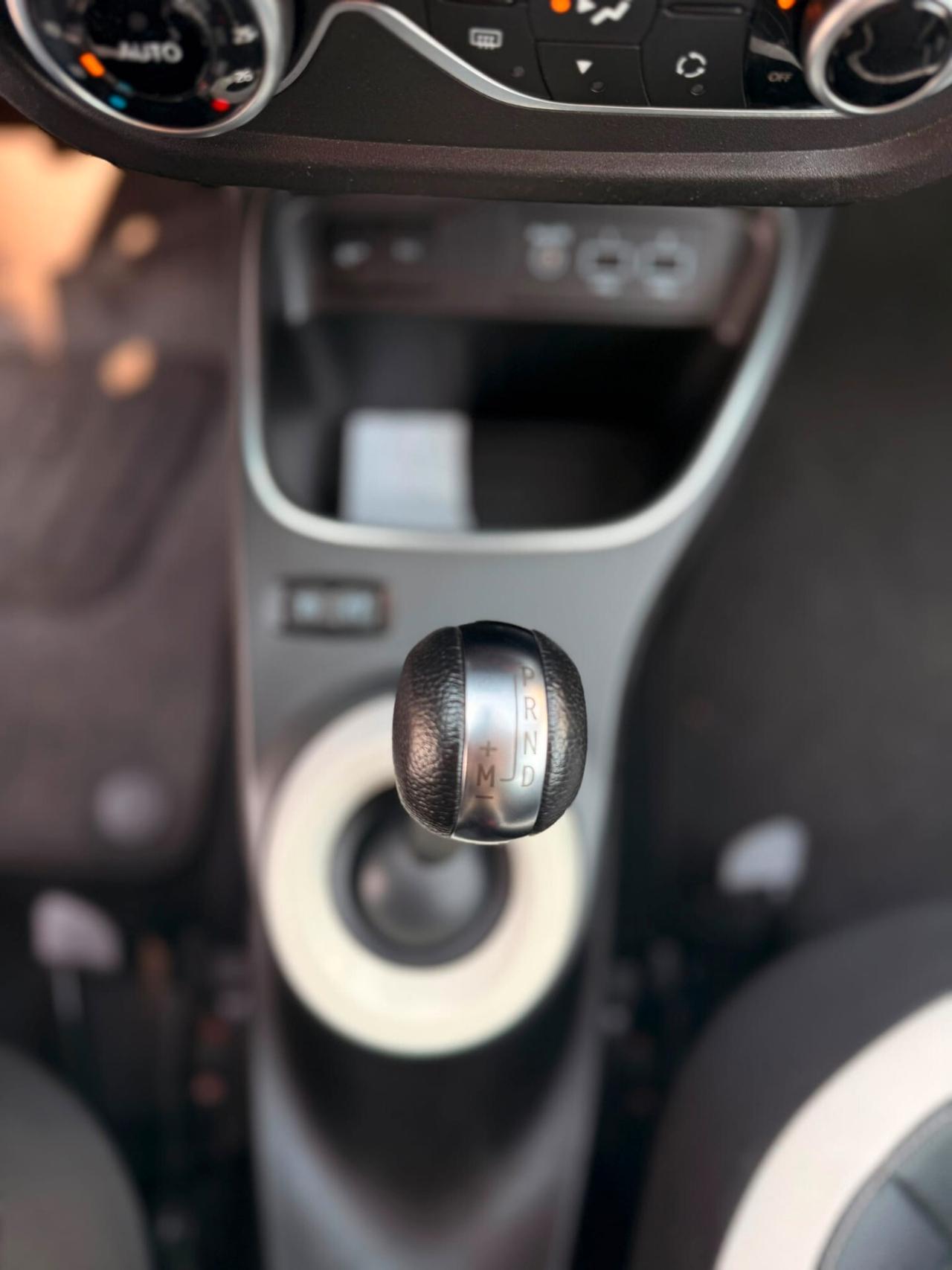 Renault Twingo TCe 95 CV EDC Intens