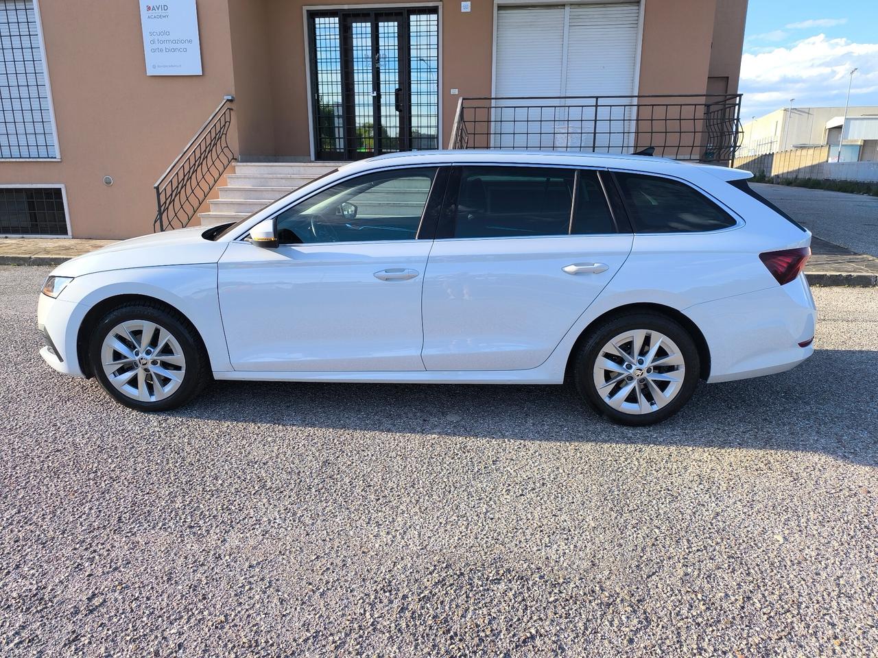 Skoda Octavia 2.0 TDI EVO SCR 150 CV DSG Wagon Style