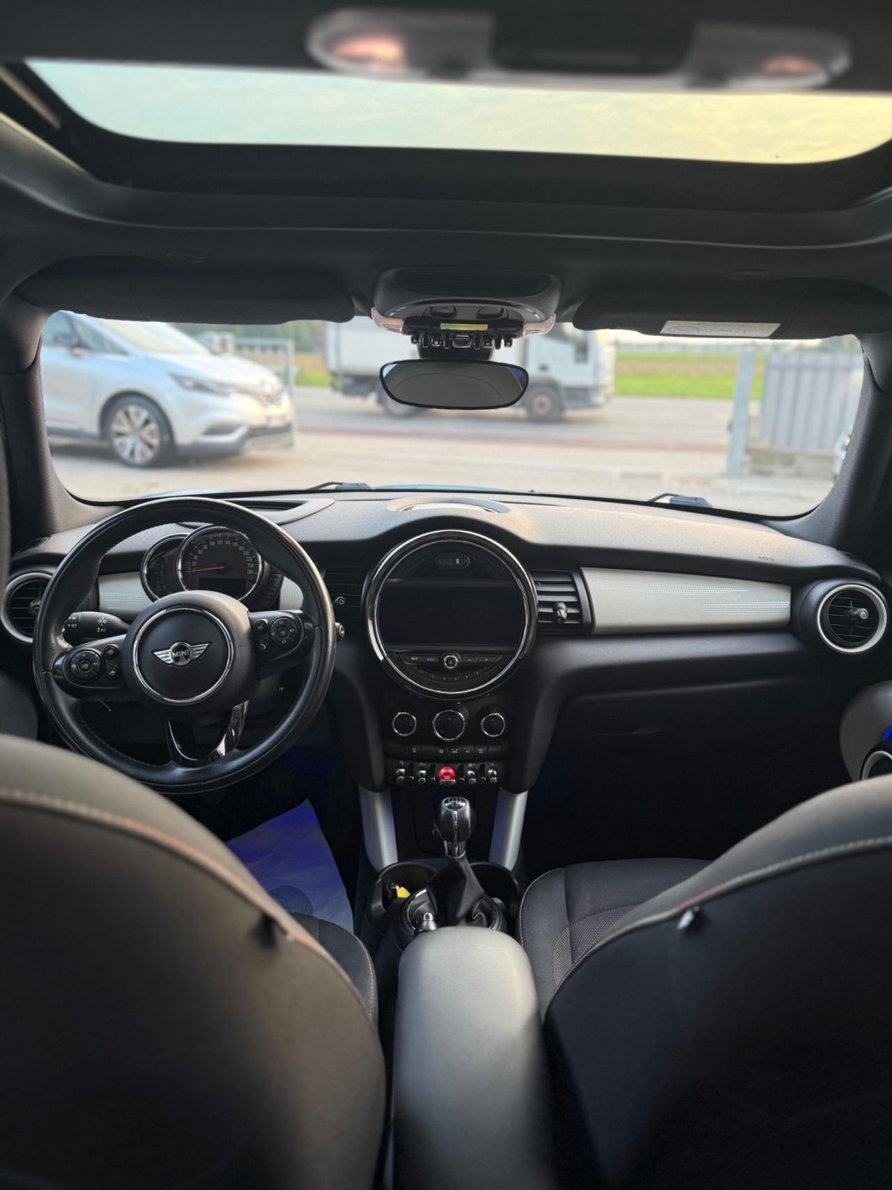 Mini 1.5 Cooper D Business XL