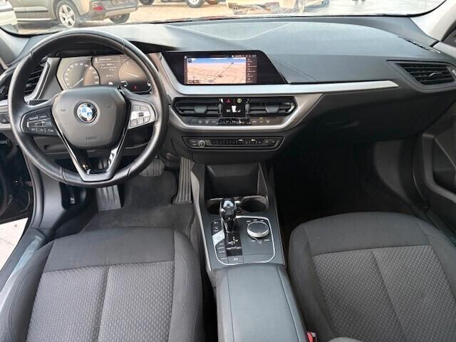 Bmw 116 116d 5p. Advantage
