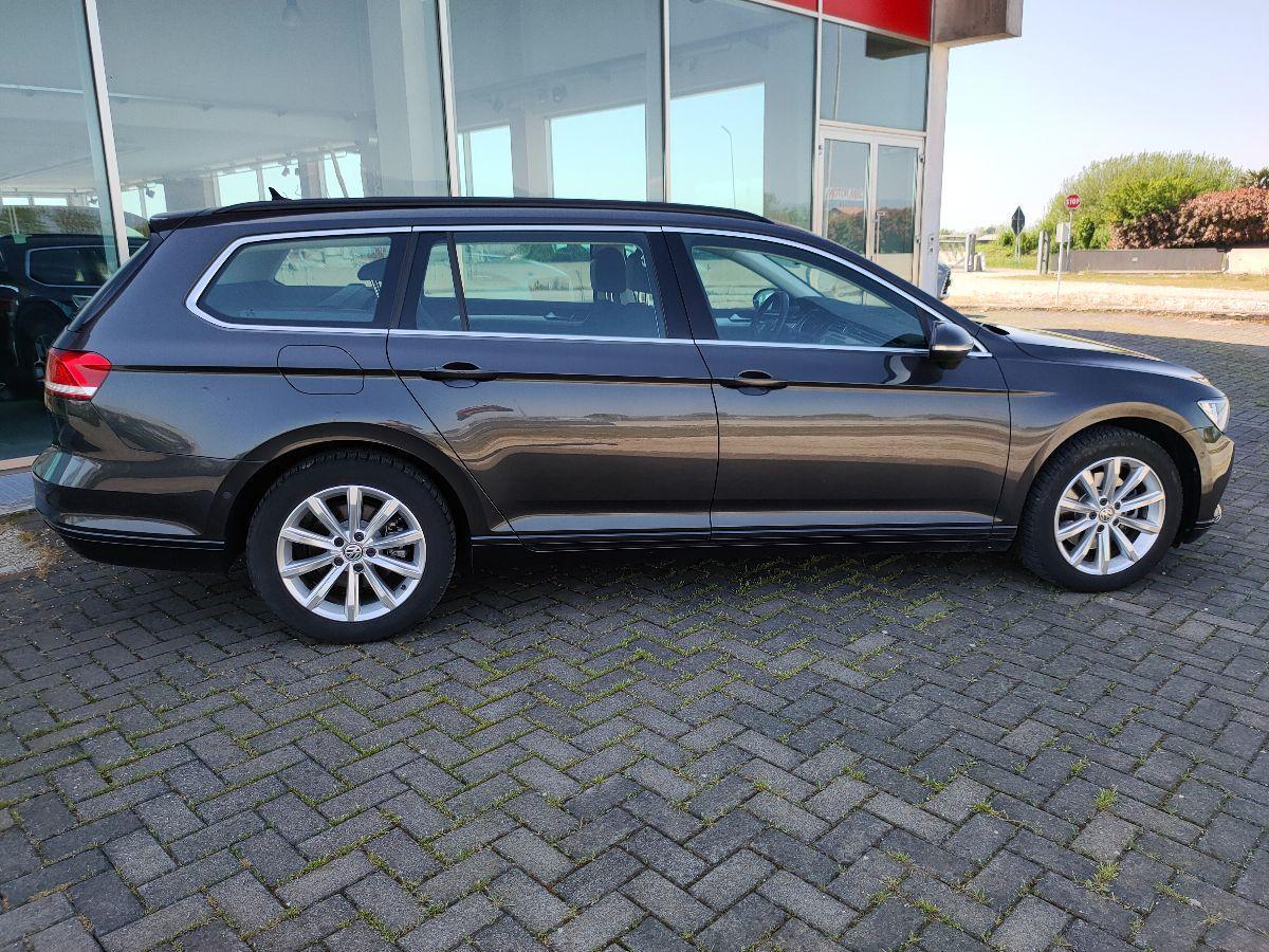 VOLKSWAGEN - Passat Variant - Passat 2.0 TDI Var. Business DPF