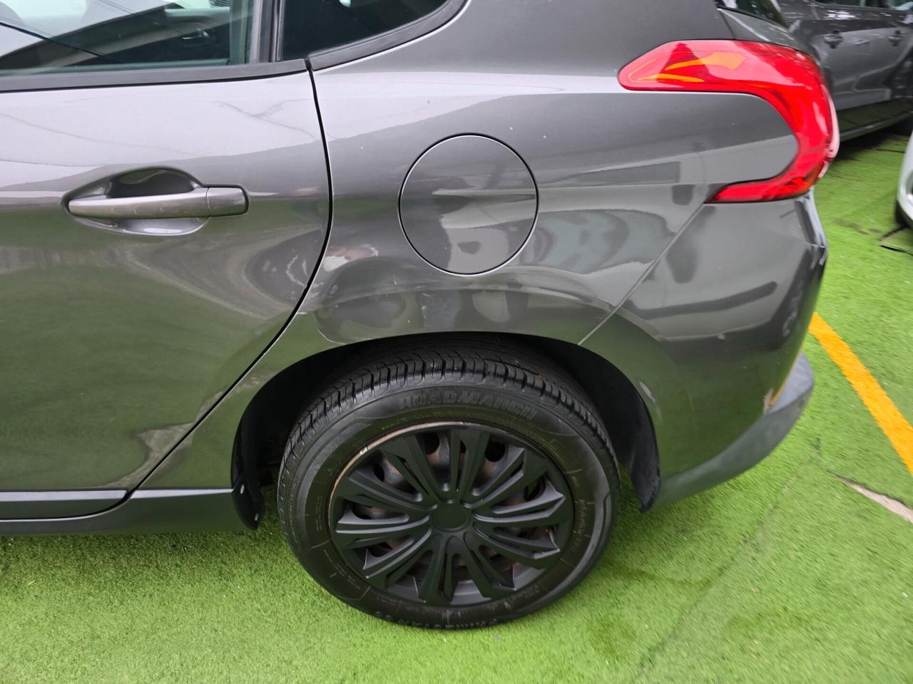 Peugeot 2008 1.4 HDi 68CV 170000km-2014