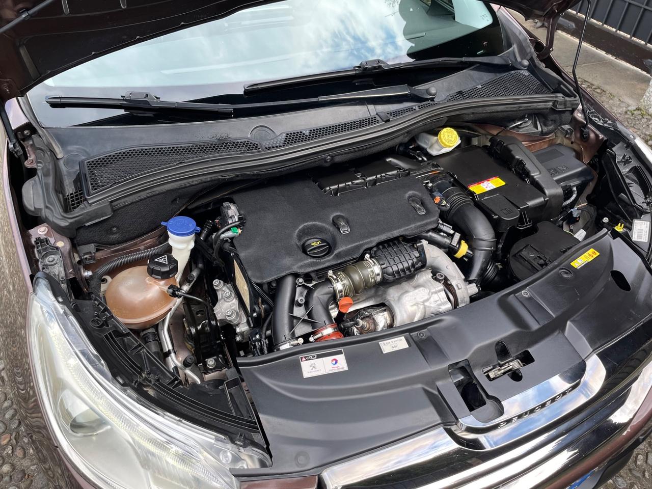 Peugeot 2008 1.6 e-HDi 115 CV *FULL OPTIONAL*