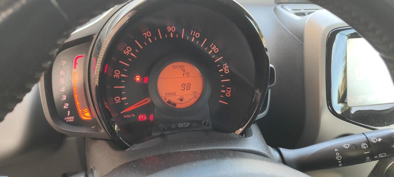 Toyota Aygo 1.0 VVT-i 69 CV 5 porte x-play TSS