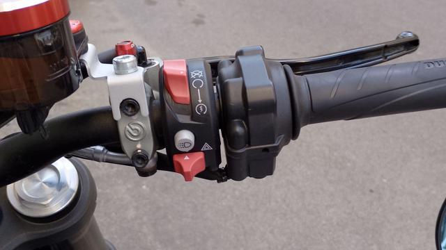 DUCATI Monster 937 Plus