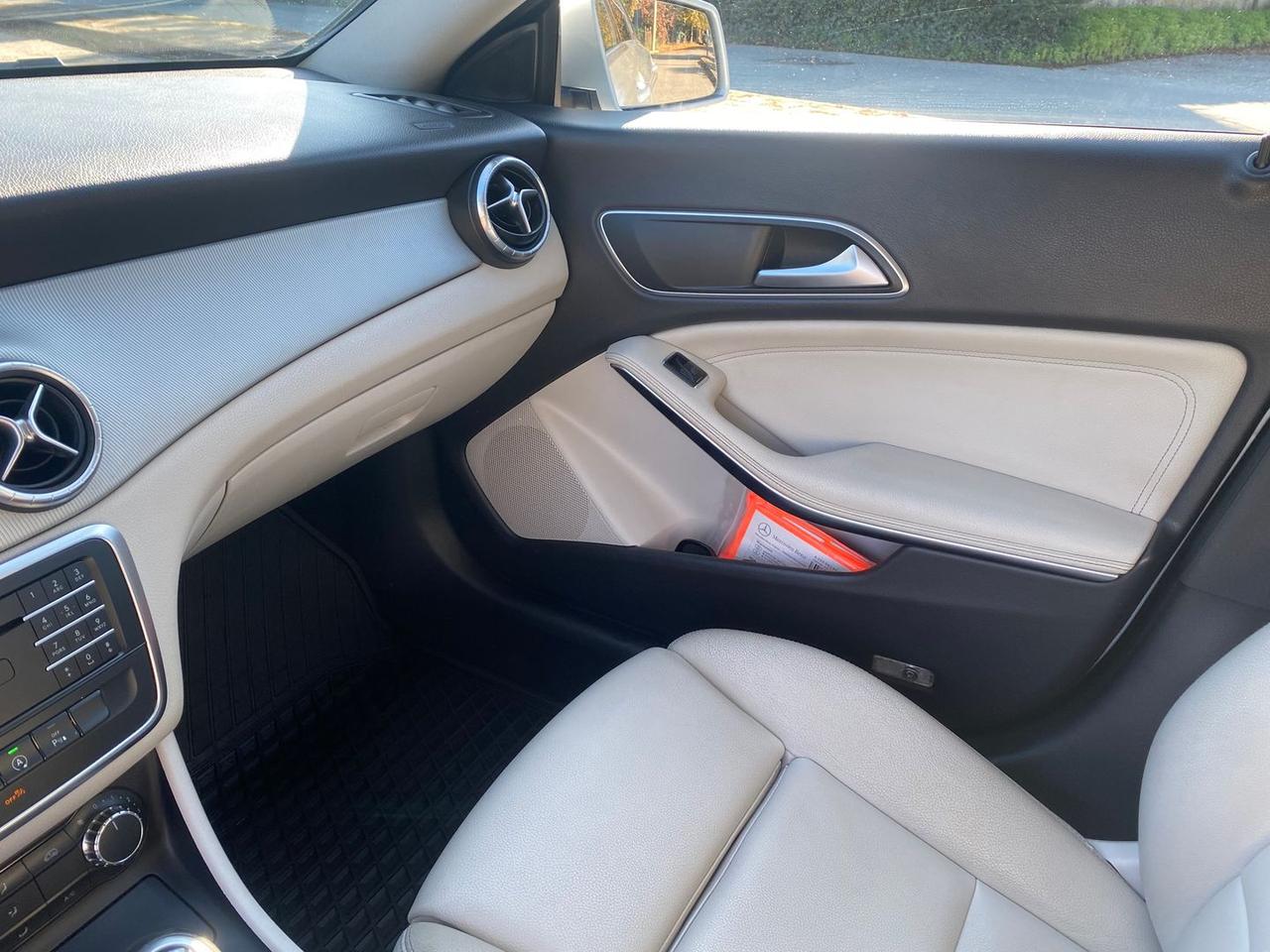 Mercedes-Benz CLA 200 D Premium #7586