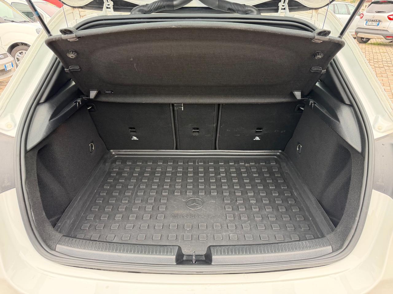 Mercedes-benz A 180 d Automatic Business Extra