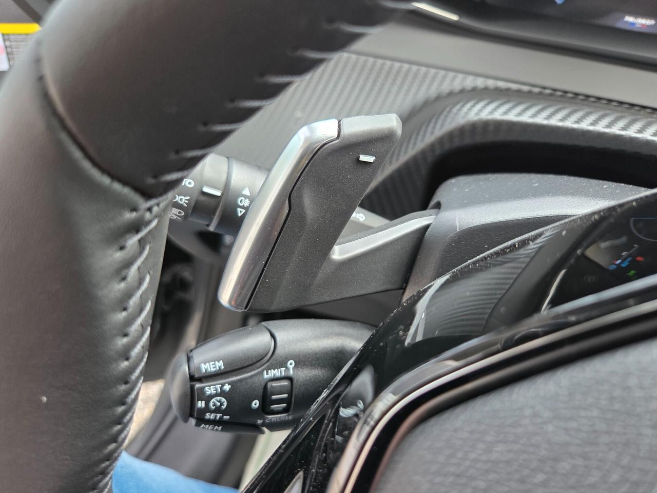 Peugeot 208 HYBRID ALLURE KM/0 NESSUN OBBLIGO FINANZIARIO!!