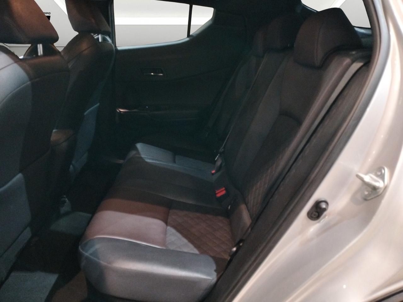 Toyota C-HR 1.8h Lounge 2wd e-cvt