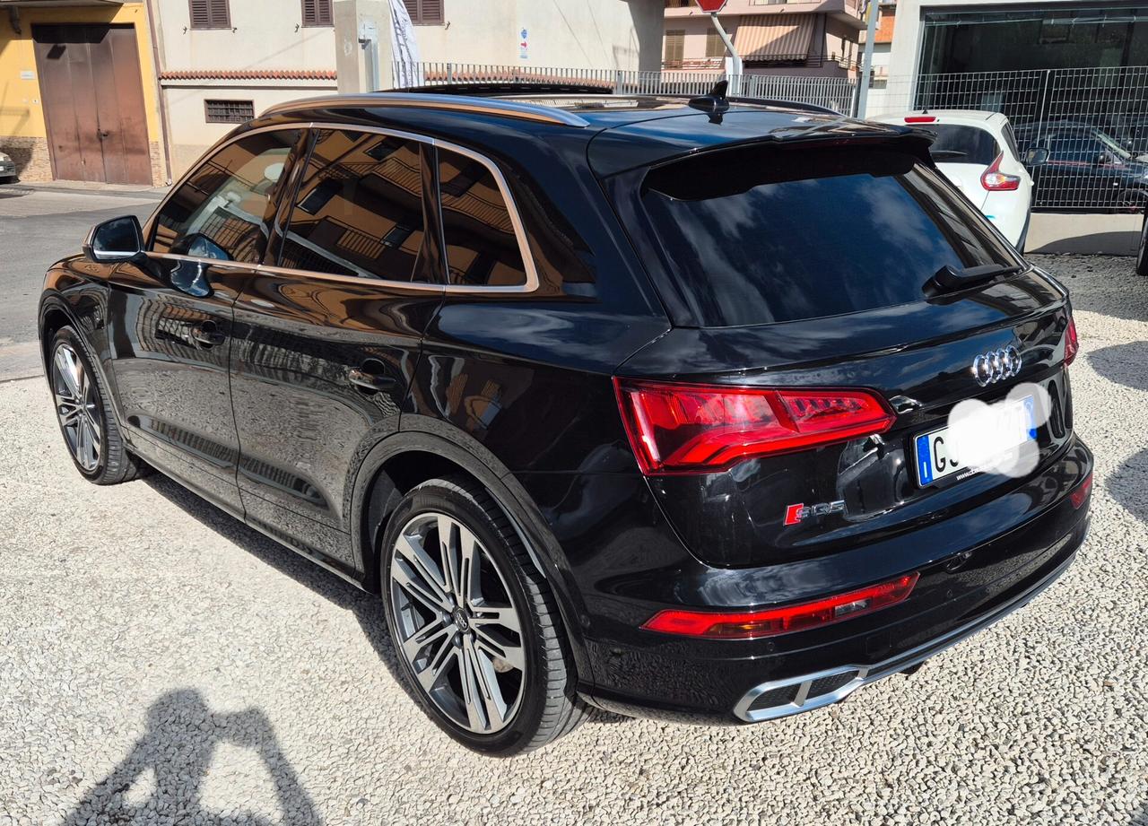 Audi SQ5 S-LINE