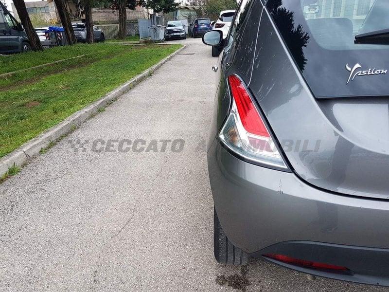Lancia Ypsilon Ypsilon 1.0 firefly hybrid Silver s&s 70cv 5p.ti