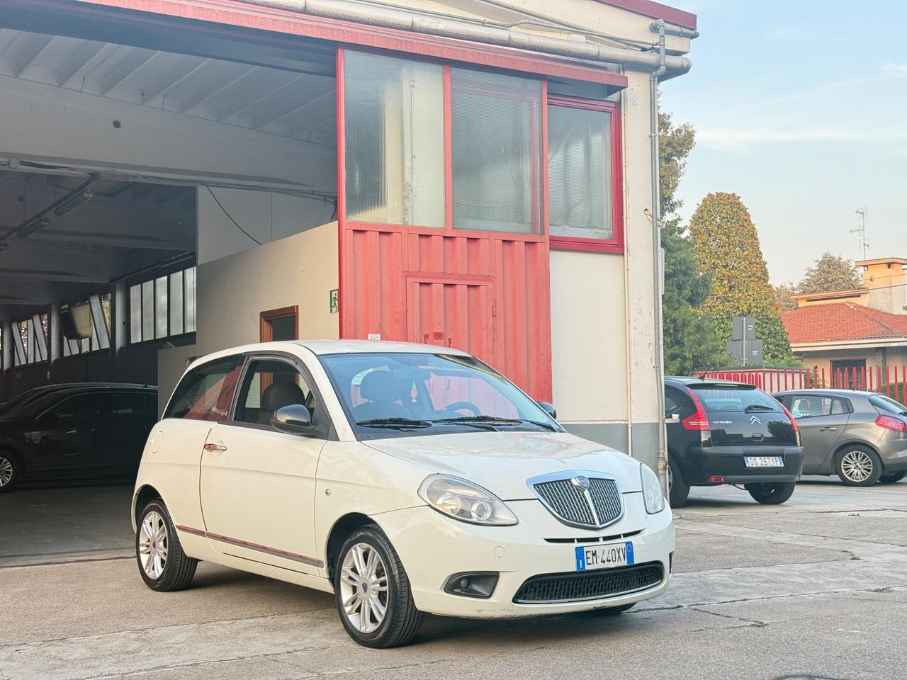 Lancia Ypsilon 1.2 69 CV 5 porte S&S Silver