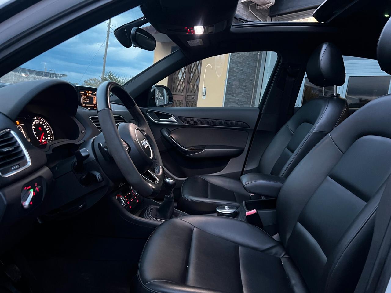 Audi Q3 2.0 TDI 140 CV -2012-TETTO