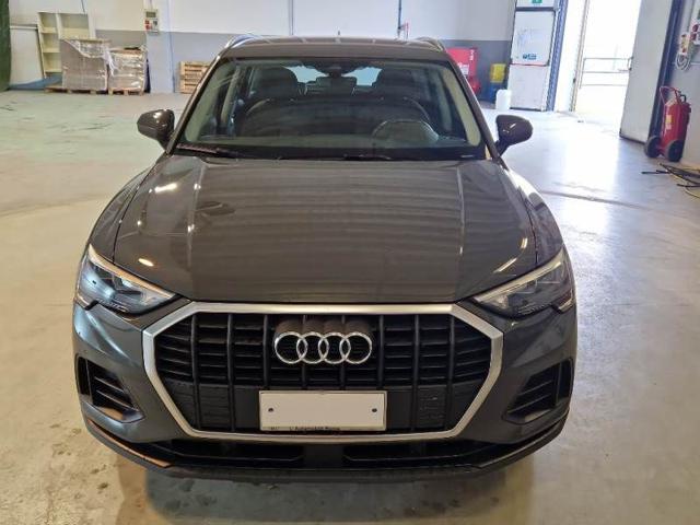 AUDI Q3 35 TDI S tronic Business Plus