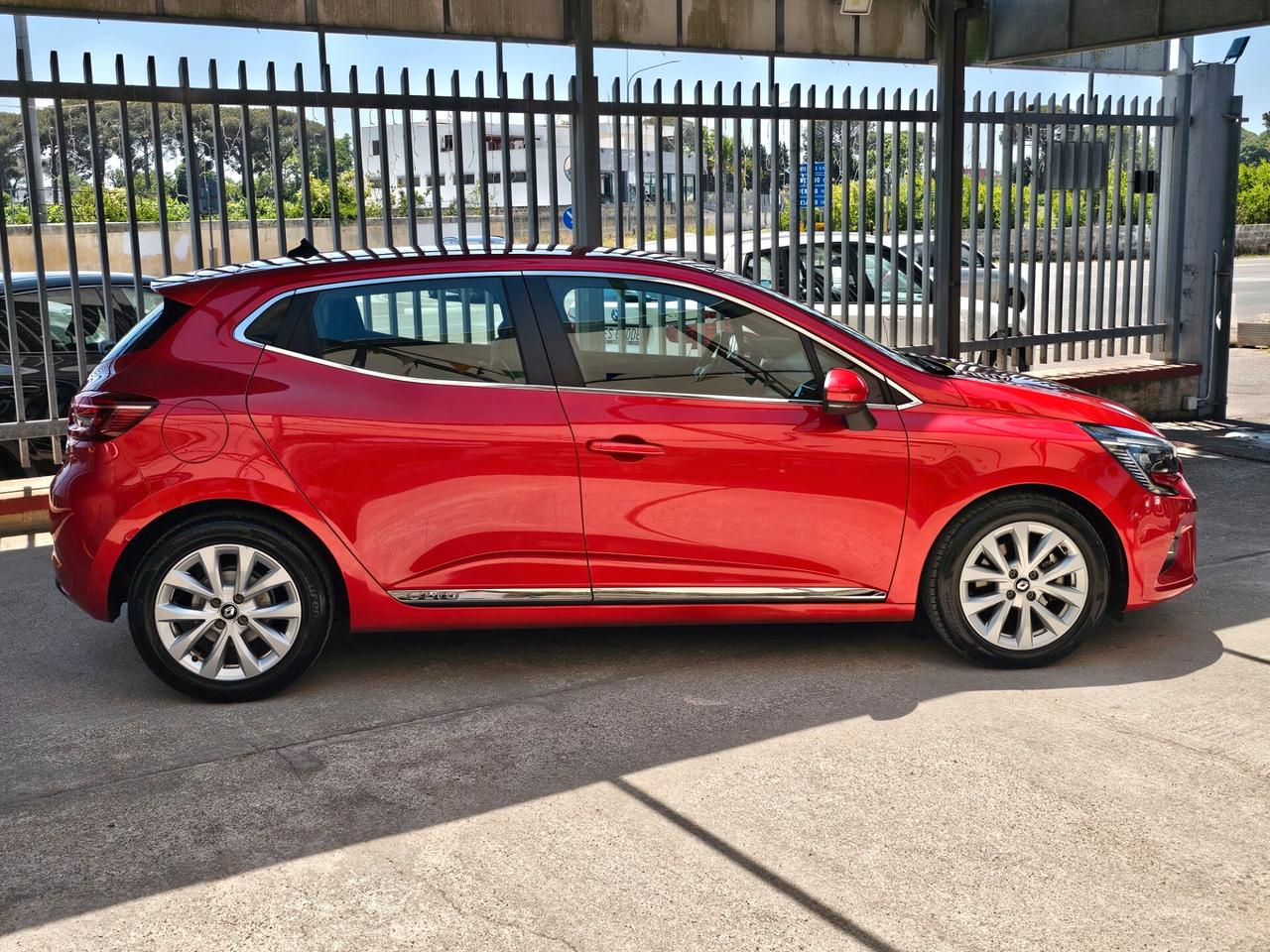 Renault Clio Full Hybrid E-Tech 140 CV 5 porte Intens
