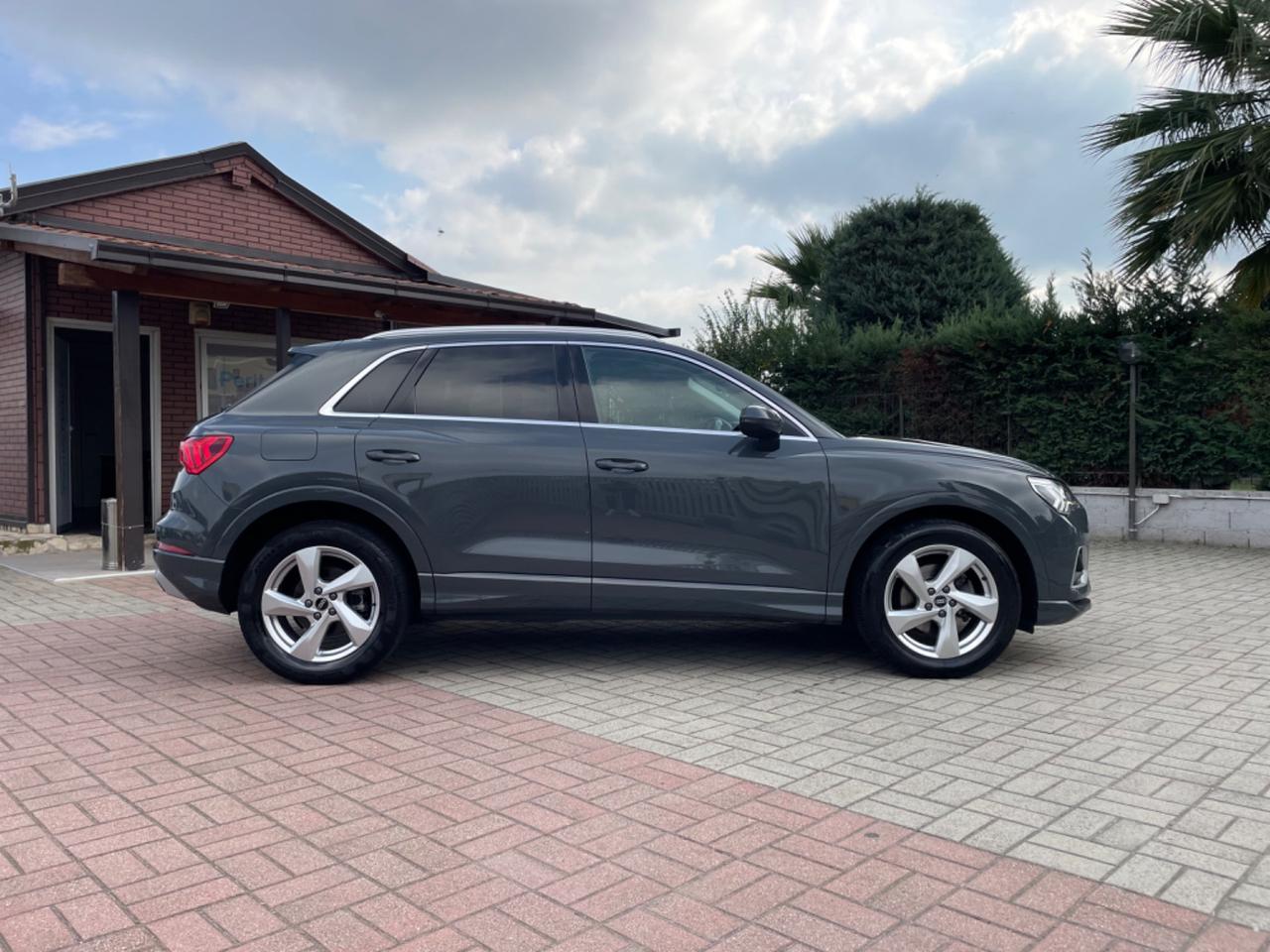 Audi Q3 35 TDI S tronic Business Advanced