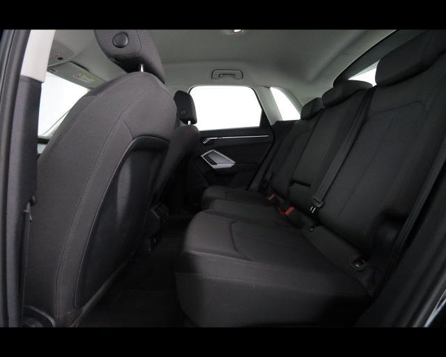 AUDI Q3 35 TDI S tronic Business Advanced