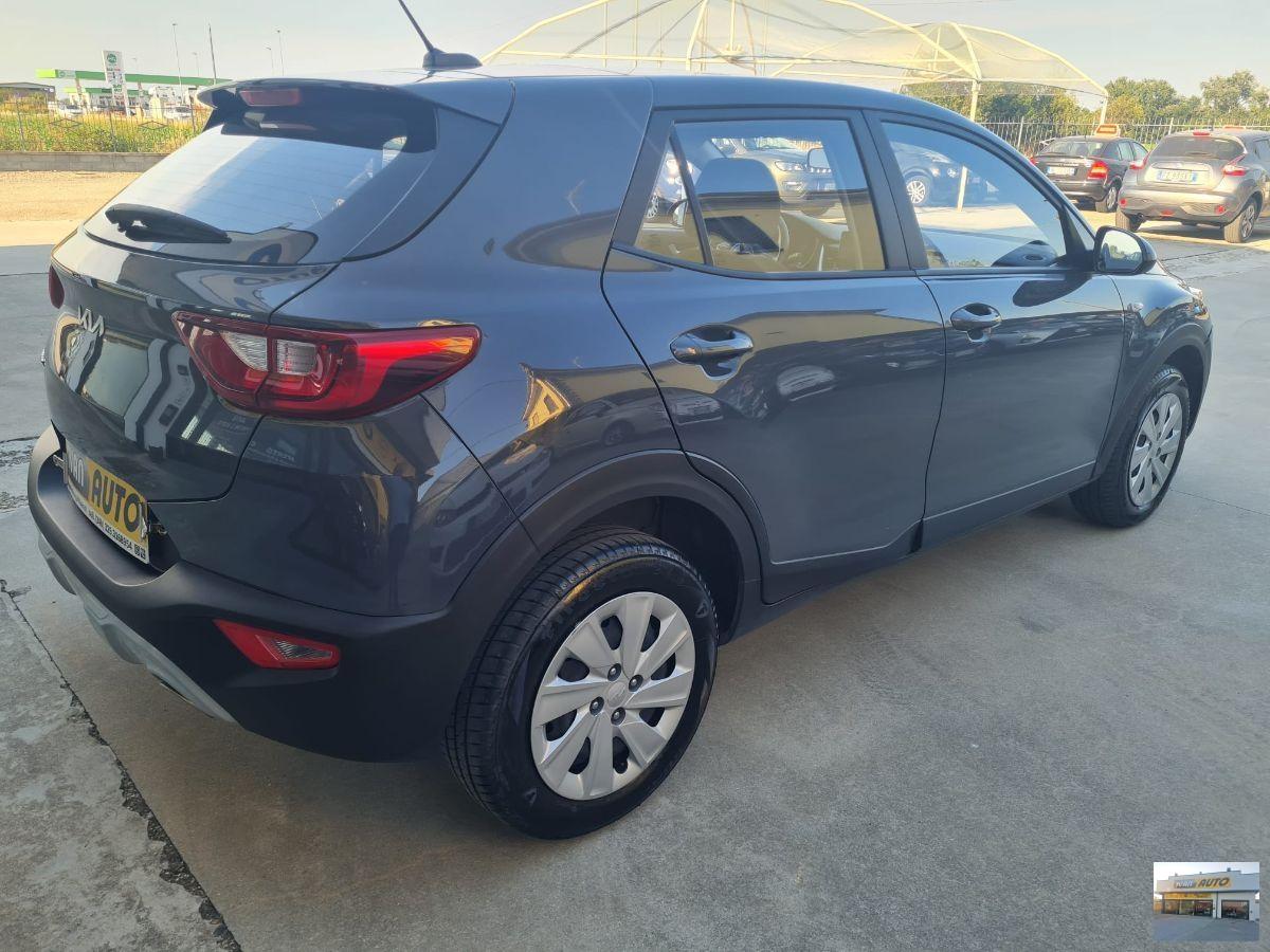 KIA Stonic 1.2 Benzina-Neopatentati-Anno 2022