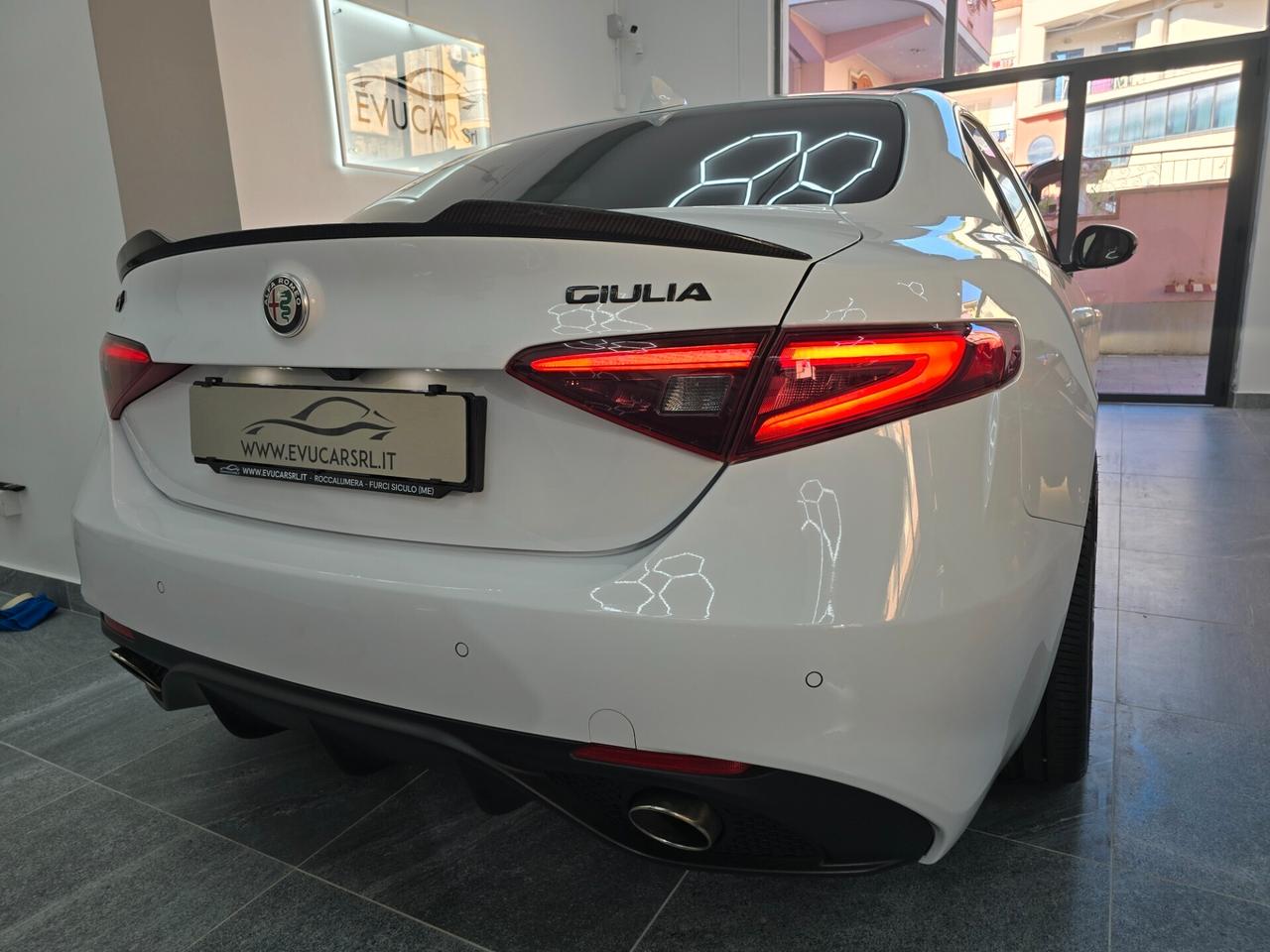 Alfa Romeo Giulia 2.0 Turbo 280 CV AT8 AWD Q4 Velo