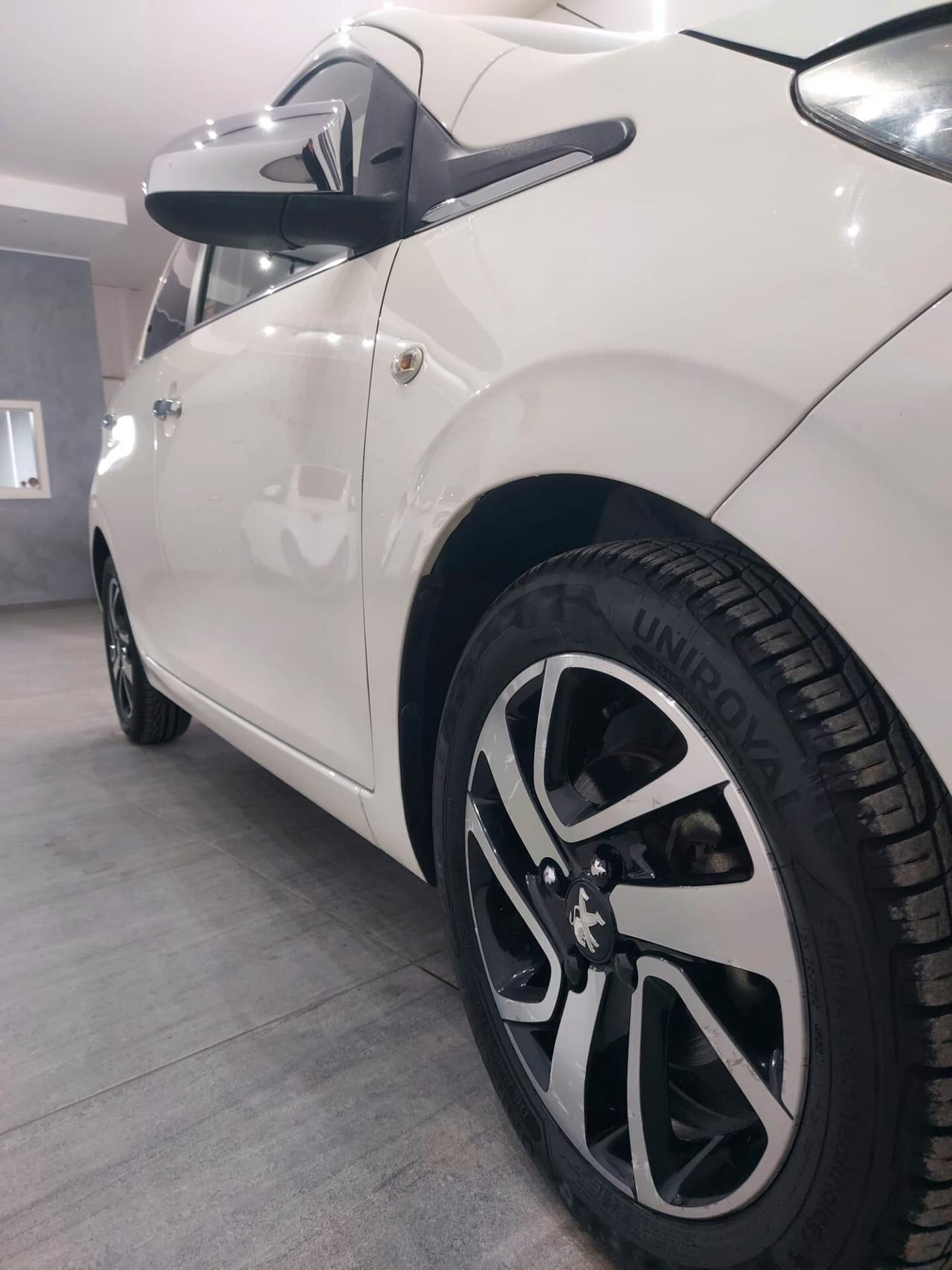 Peugeot 108 5P ALLURE TOP CABRIO