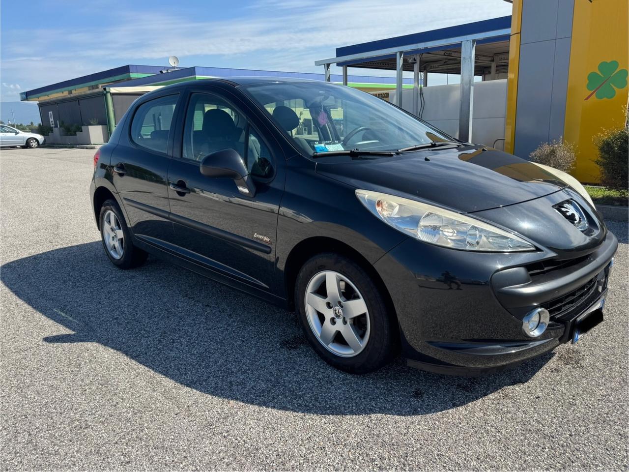Peugeot 207 1.4 8V 75CV 5p. X Line