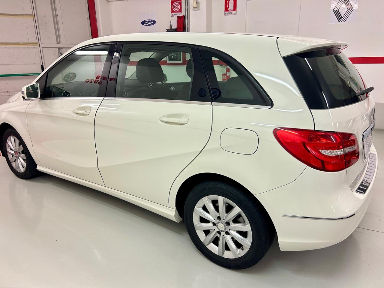 Mercedes-benz B 200 d Premium