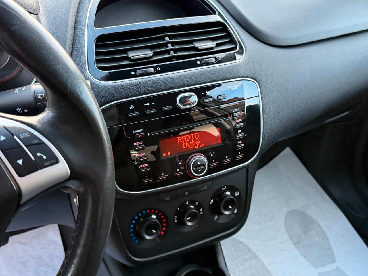 Fiat Punto New 1.3 M.JET 75 cv. 5p LOUNGE (MOTORE DA RIVEDERE)