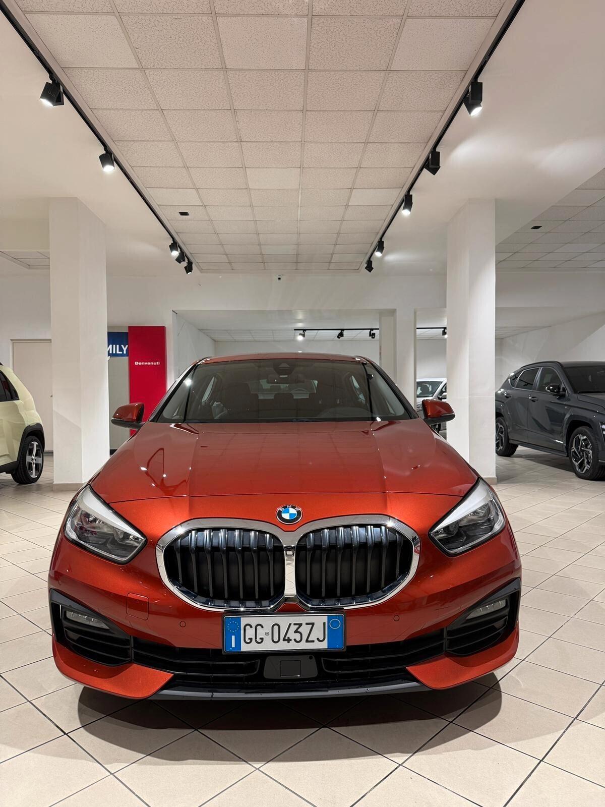 Bmw 116d 5p. Business Advantage