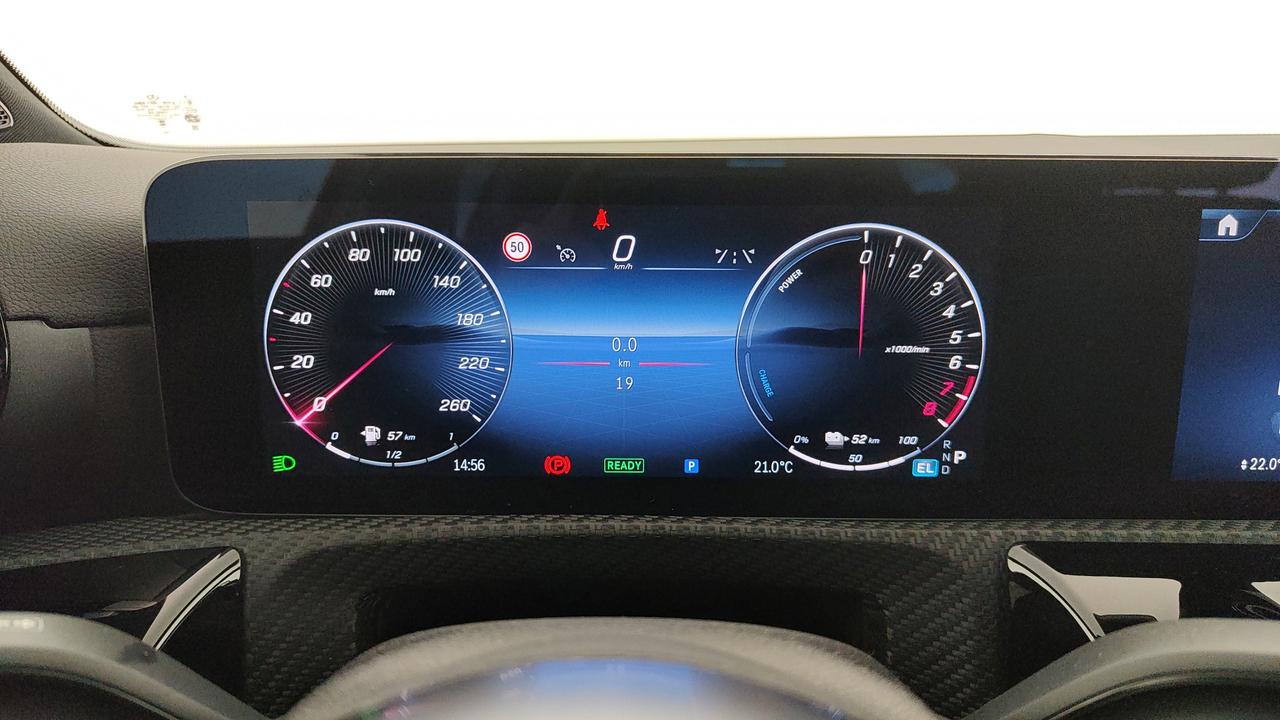 Mercedes-Benz A 250 e con tecnologia ibrida EQ