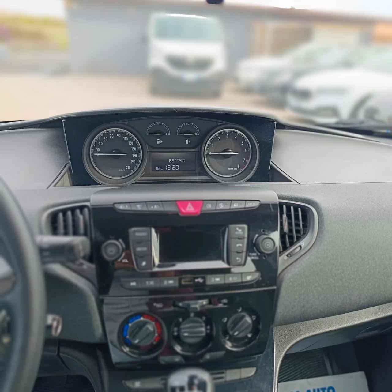 Lancia Ypsilon 1.0 S&S Hybrid Ecochic Silver IVA ESPOSTA