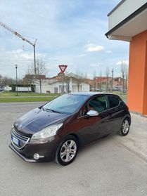 Peugeot 208 allure 1.4 diesel adatta neopatentati