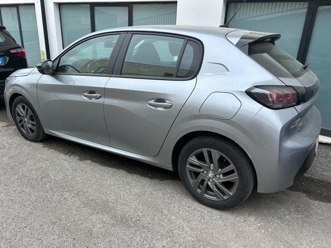 Peugeot 208 PureTech 75 “ PARI AL NUOVO 32.000 KM”