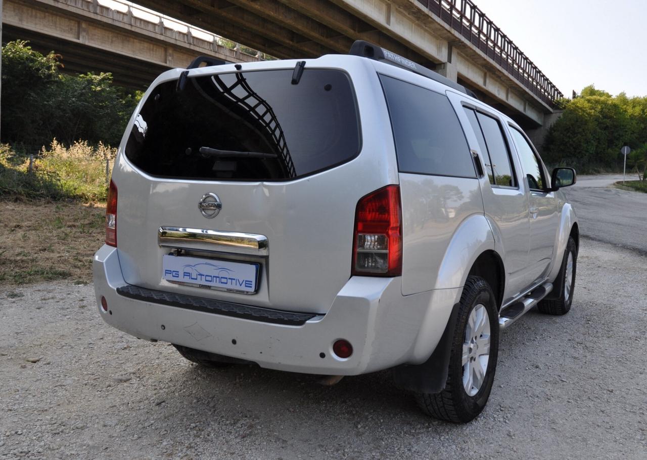 Nissan Pathfinder 2.5 dCi SE 7 Posti-Gancio Traino